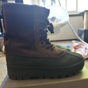 Yeezy 950 Chocolate
